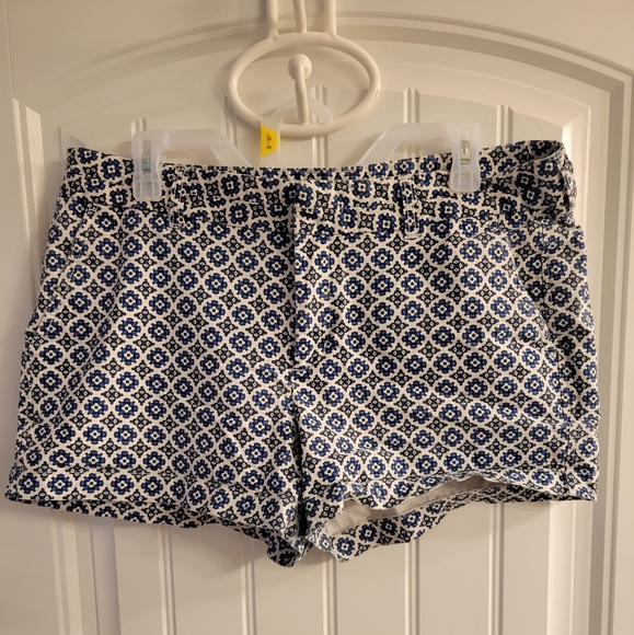 Gap Shorts - Picture 1 of 4